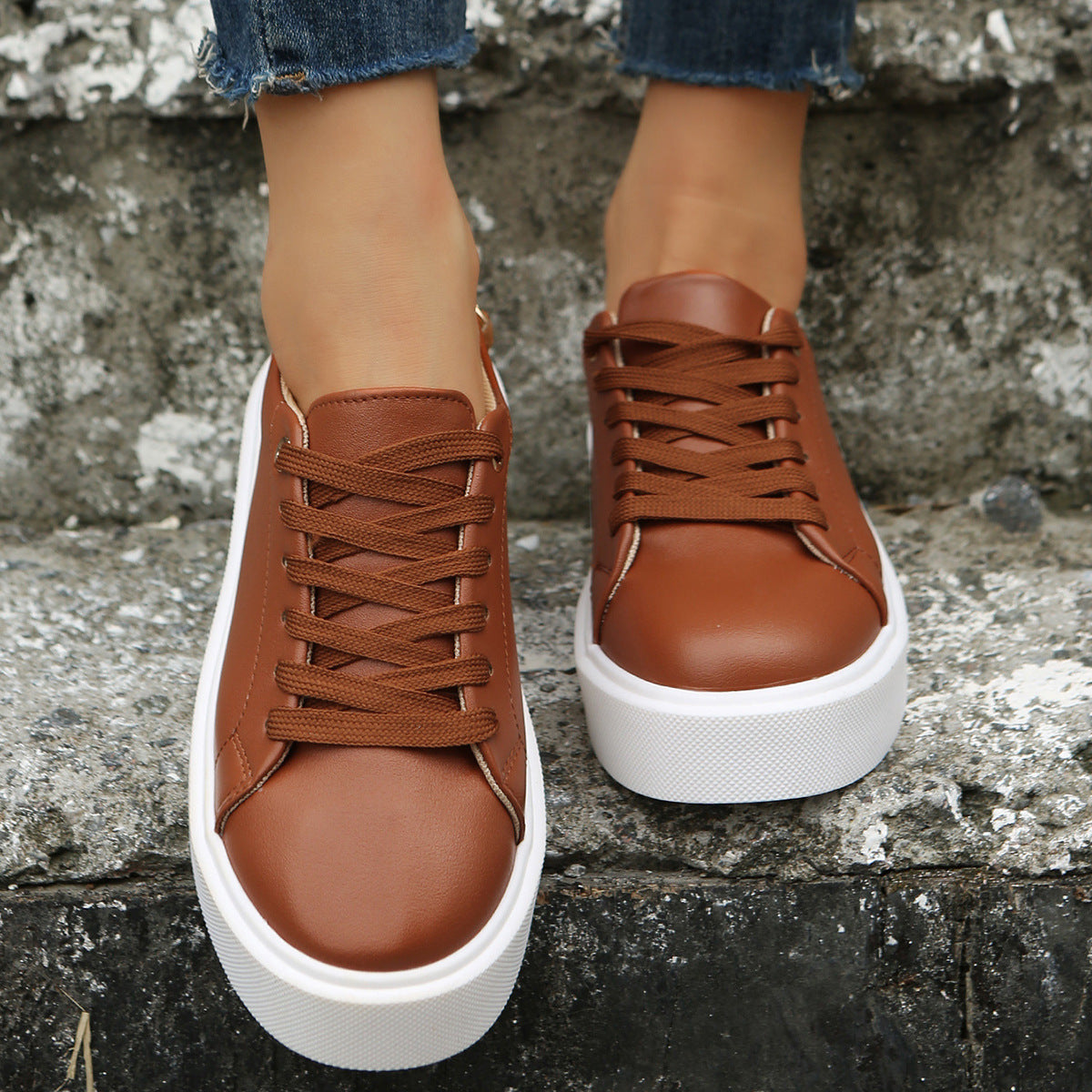 Sneakers Chic à Détail Chaîne