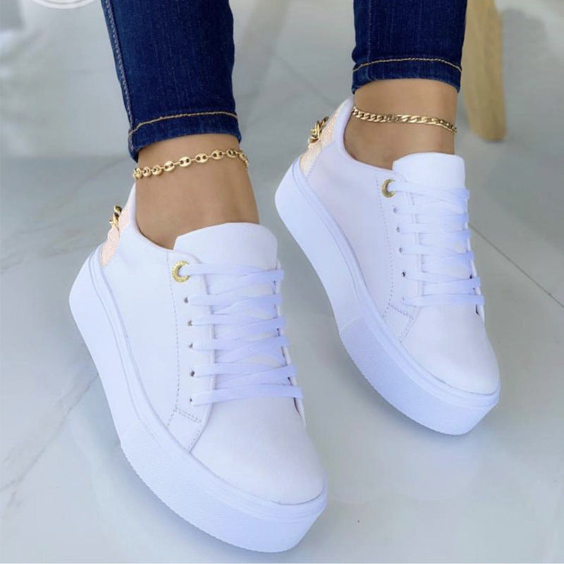 Sneakers Chic à Détail Chaîne